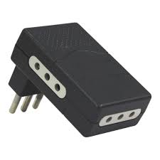 Adaptador Triple Plano 2P+T 10A Negro Lexo