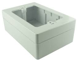 [04547-7] Caja Chuqui Plastica Sobrepuesta